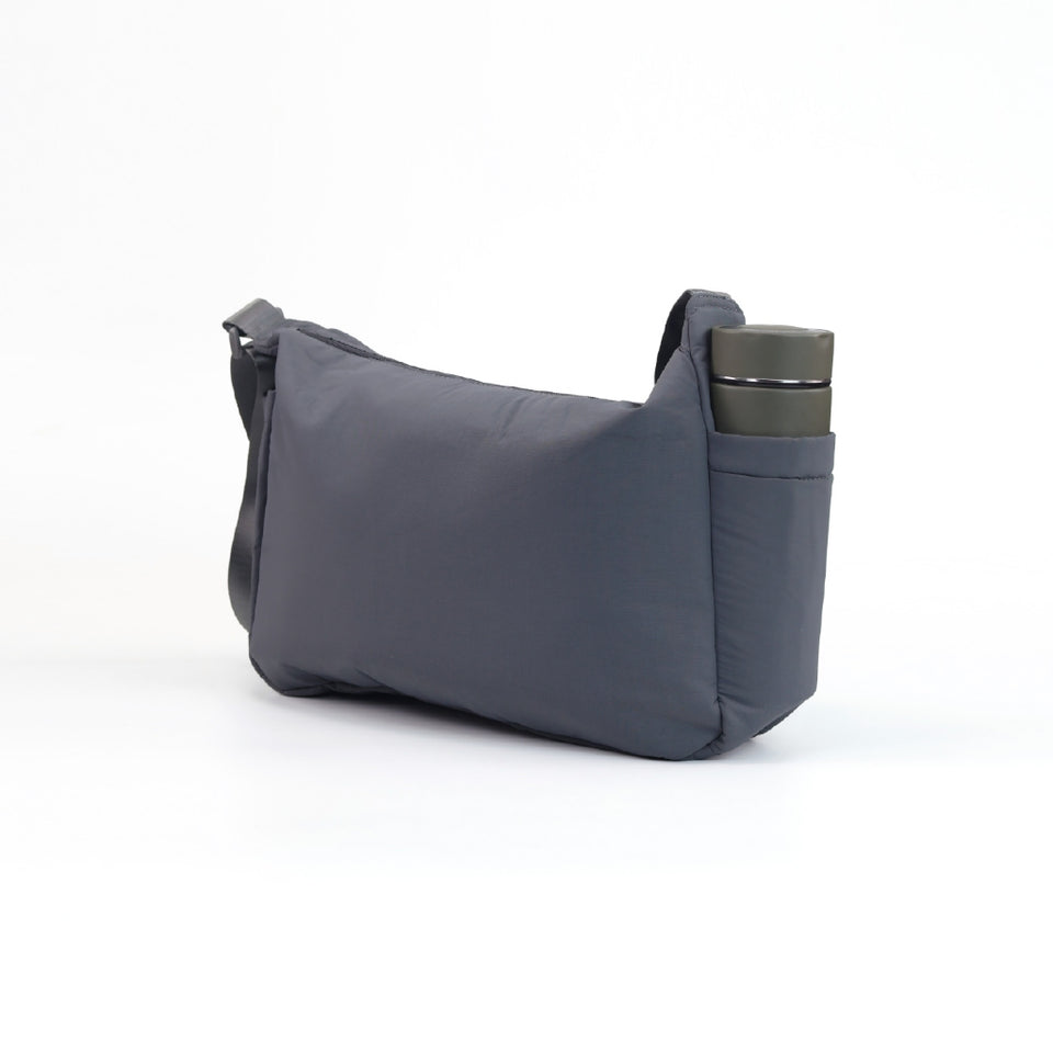 iPolo East Waterproof Nylon Unisex Large Capacity Multi Compartment Messenger Bag