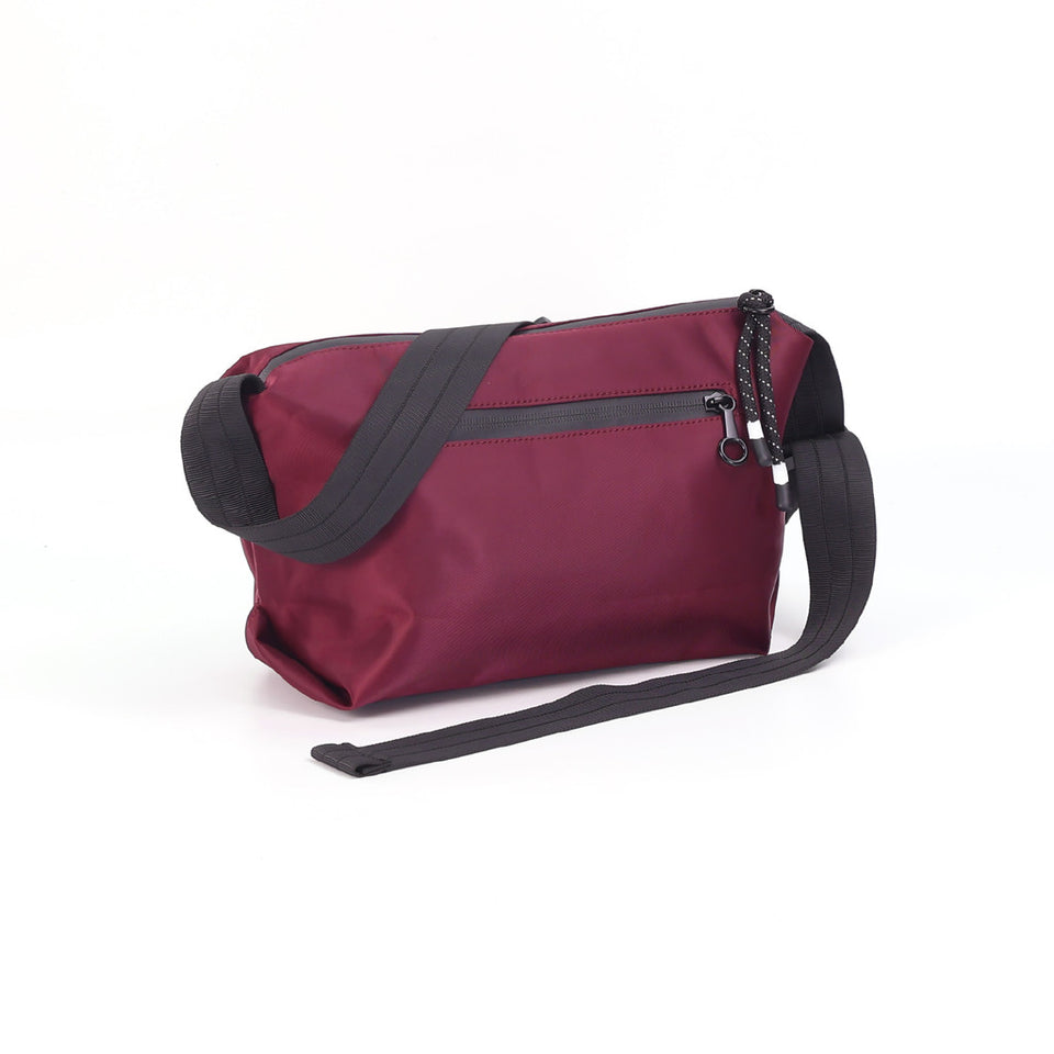 iPolo East Water and Scratch Resistant Nylon Unisex Urban Series Shoulder Bag